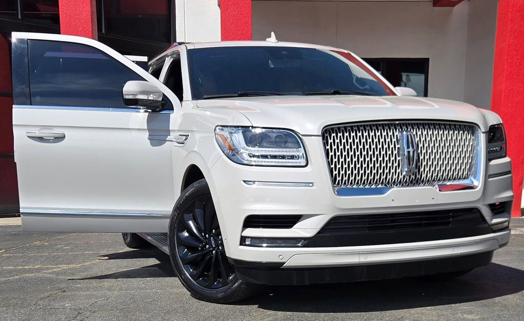 Used 2021 Lincoln Navigator Reserve image 17