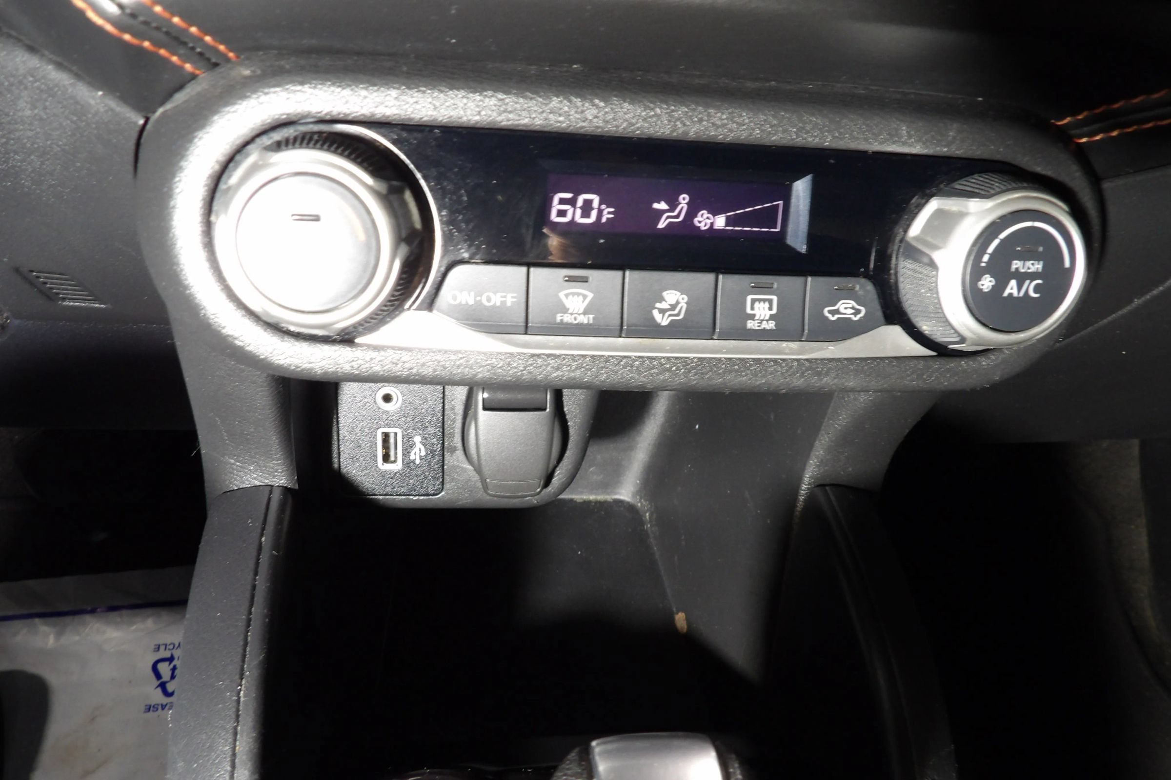 Used 2022 Nissan Versa SR FWD image 15