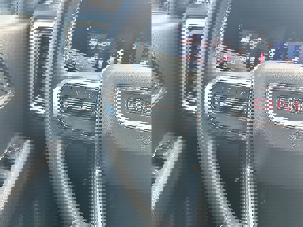 Used 2024 GMC Canyon Elevation w/ Convenience Package image 28