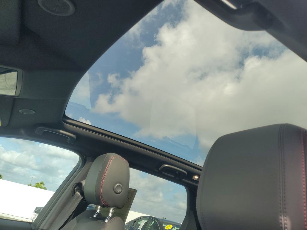 Used 2023 Land Rover Discovery Sport S R-Dynamic image 18