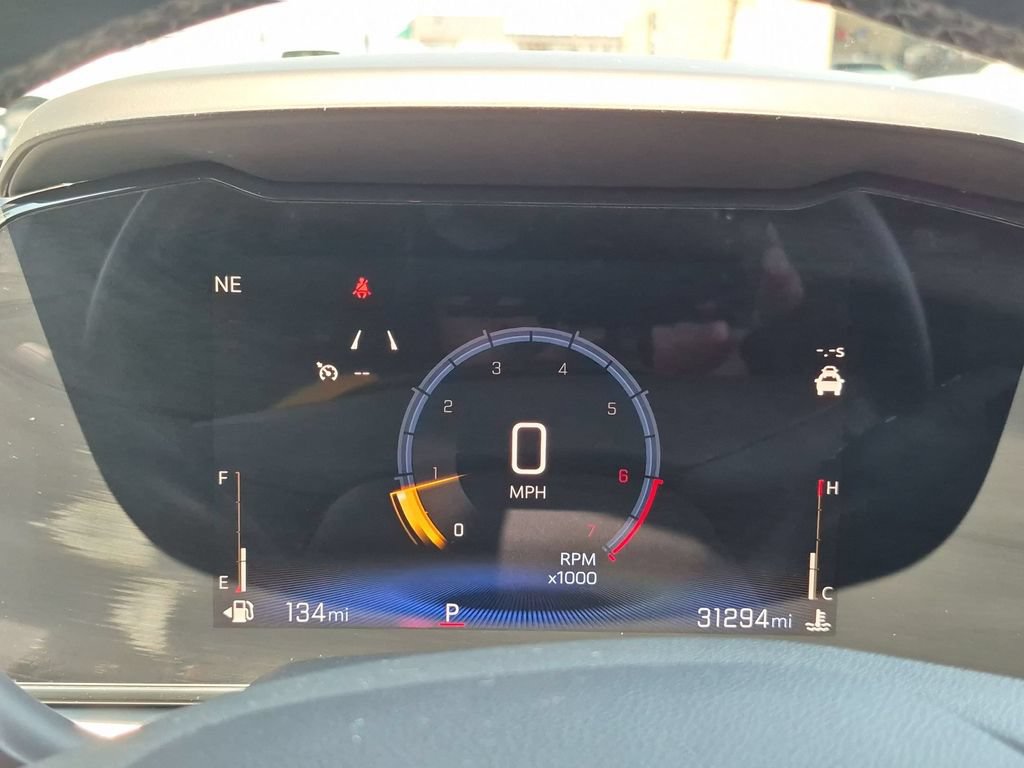Used 2025 Chevrolet Trax LT w/ LT Convenience Package FWD image 16