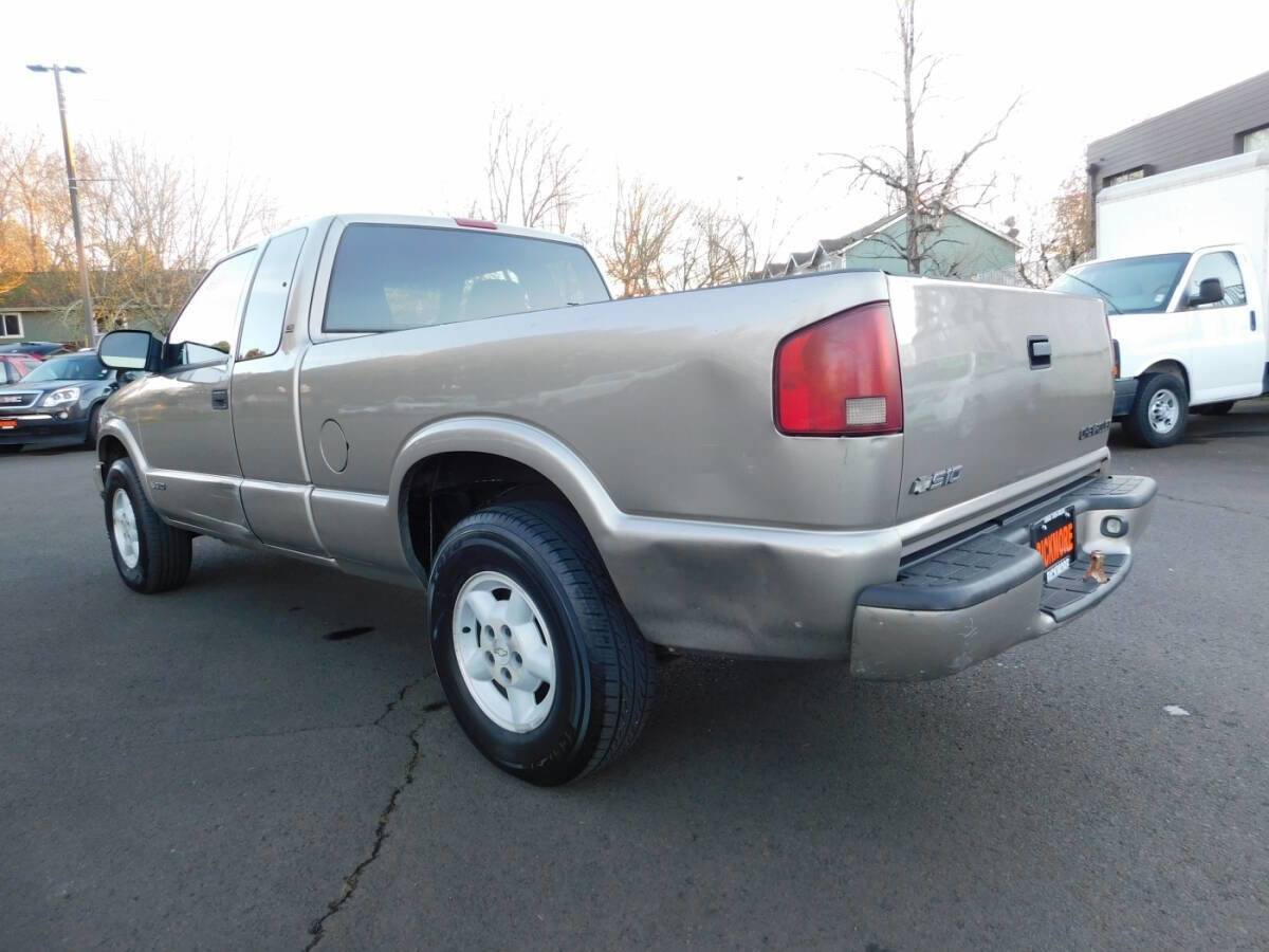 Used 2002 Chevrolet S10 Pickup LS w/ LS Preferred Equipment Group image 3