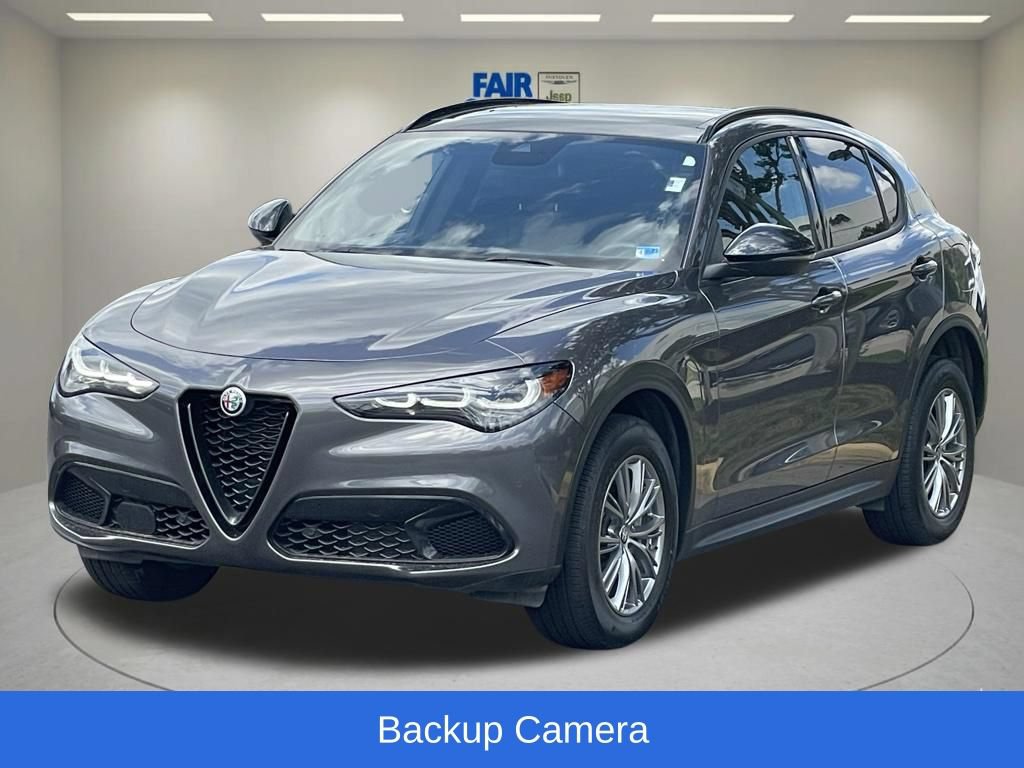 Used 2024 Alfa Romeo Stelvio Sprint AWD/4WD image 3