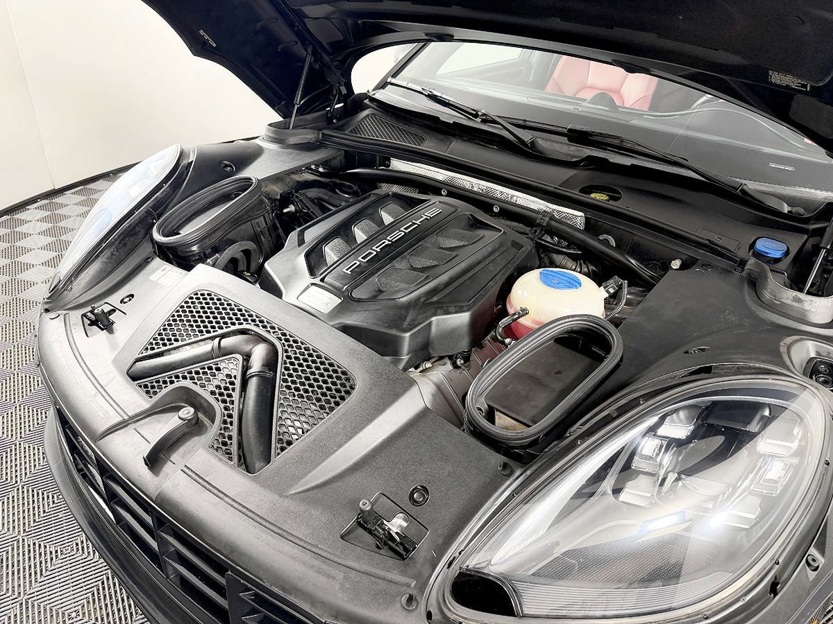 Used 2017 Porsche Macan GTS AWD/4WD image 16