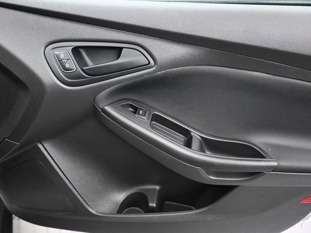 Used 2018 Ford Focus S image 33