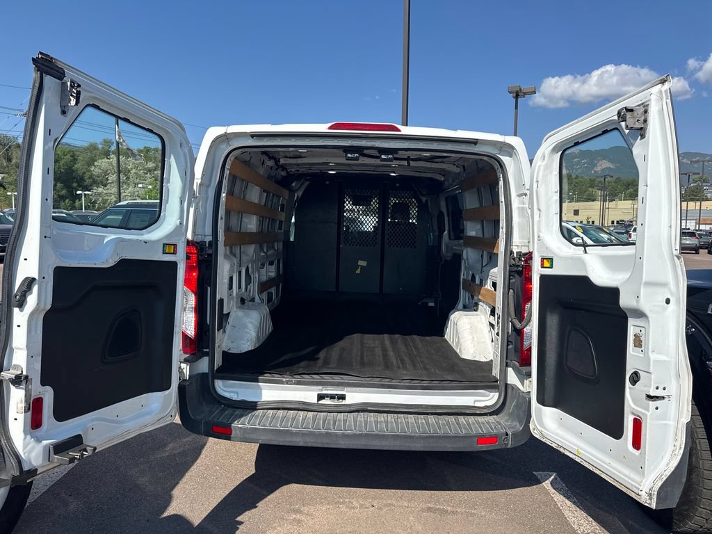 Used 2018 Ford Transit 250 130 Low Roof w/ Exterior Upgrade Package RWD image 7