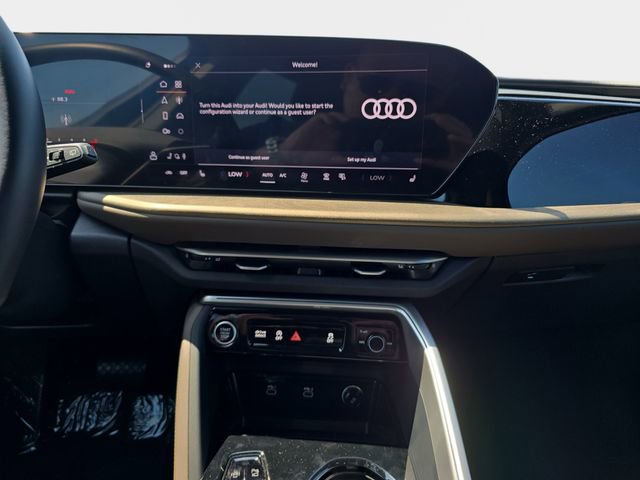 Used 2025 Audi Q5 Premium w/ Convenience Package image 23