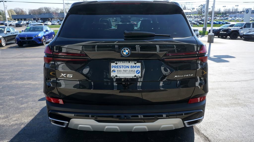 New 2026 BMW X5 xDrive50e image 5