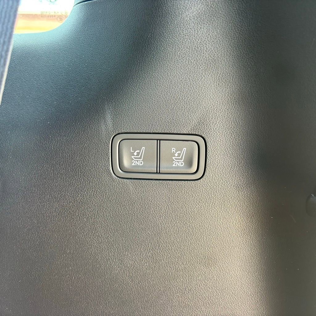 Used 2024 Hyundai Santa Fe Limited image 28