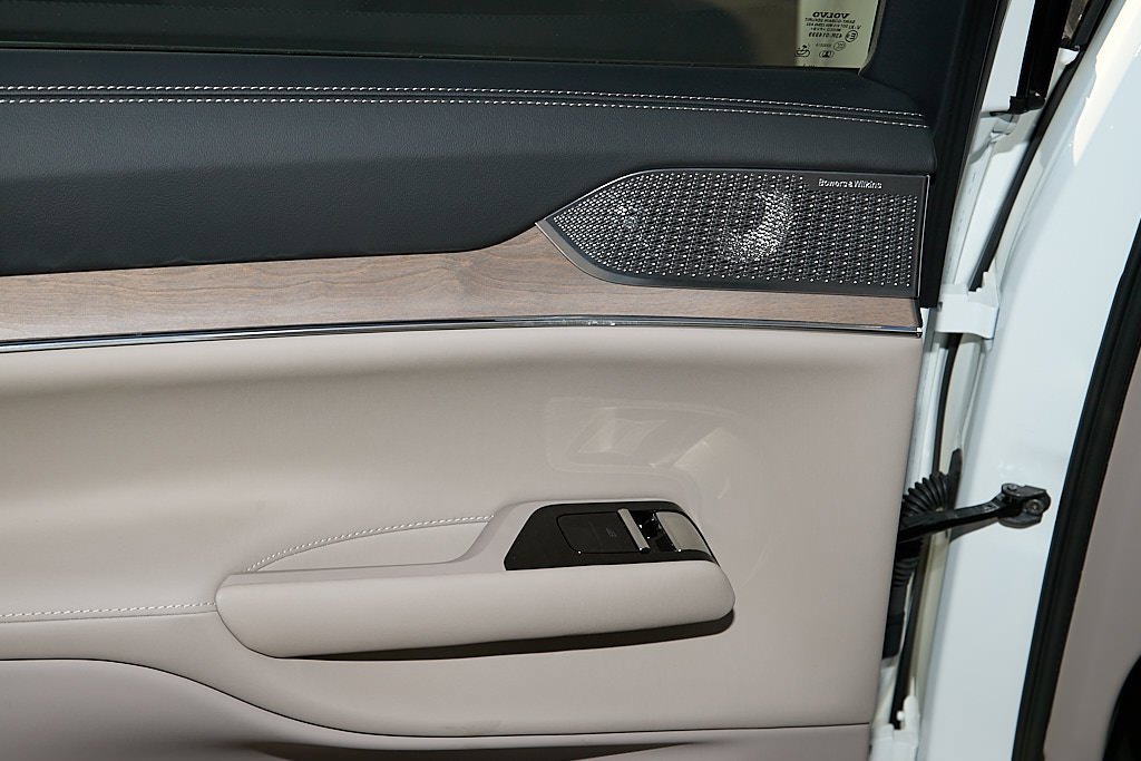 New 2025 Volvo EX90 Ultra image 18