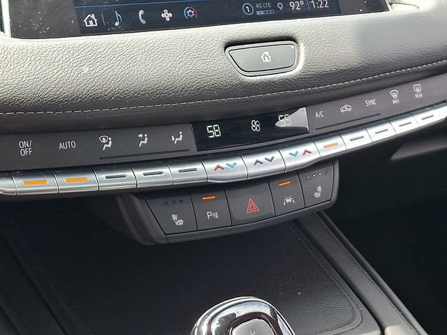 Used 2023 Cadillac XT4 Luxury w/ Cold Weather Package AWD/4WD image 15