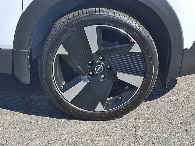 New 2026 Nissan Kicks SR w/ SR Premium Package FWD image 8