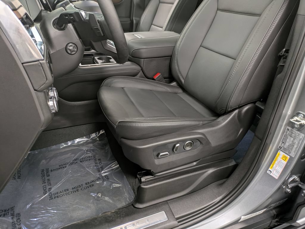 Used 2026 GMC Yukon XL Denali w/ Sun & Power Step Package AWD/4WD image 10