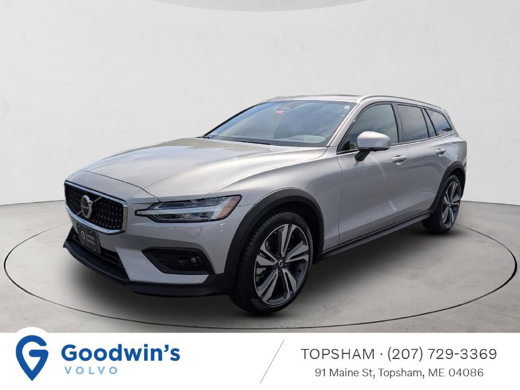 Certified 2025 Volvo V60 B5 Cross Country Plus AWD/4WD image 1