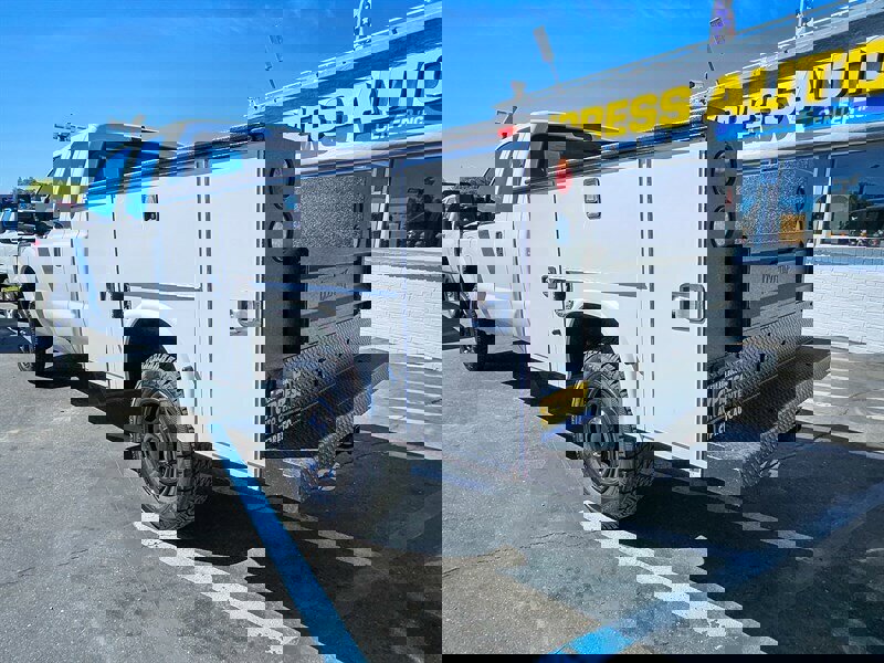 Used 2015 Ford F350 XL image 4