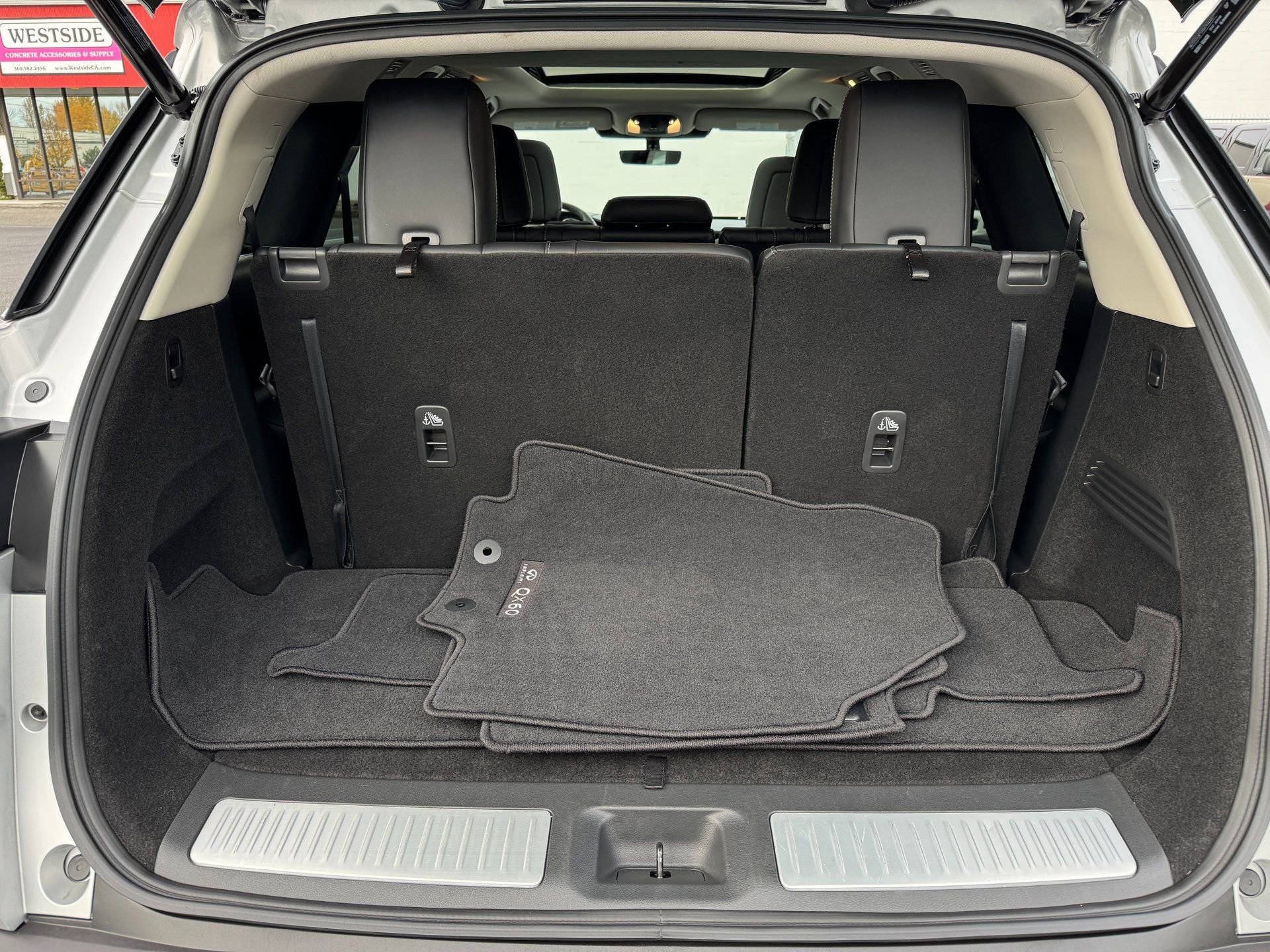 Used 2023 INFINITI QX60 Pure image 16