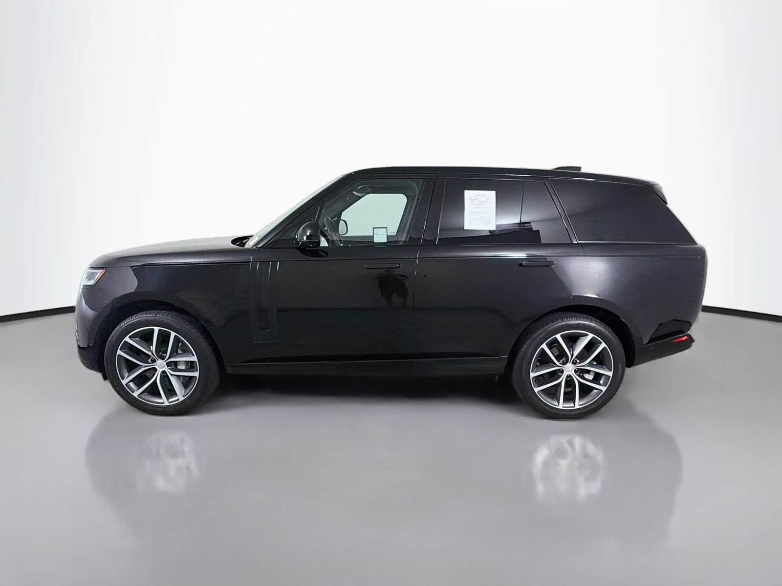 Certified 2024 Land Rover Range Rover SE AWD/4WD image 2