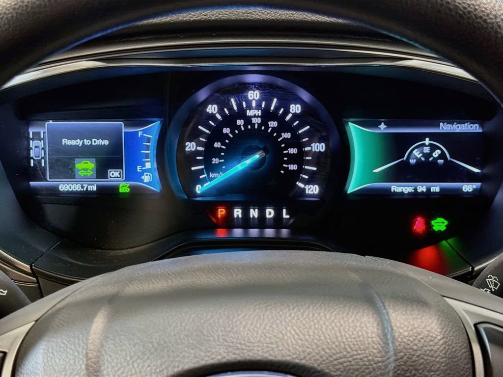 Used 2020 Ford Fusion SE FWD image 12
