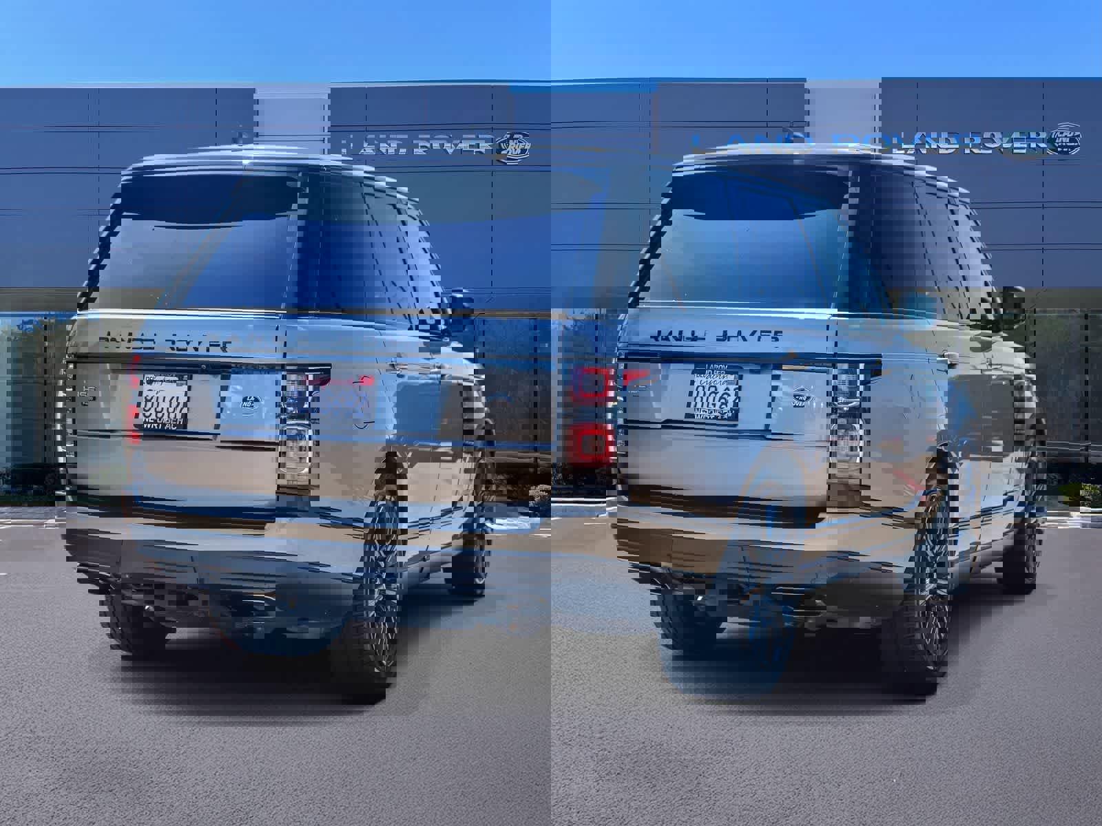 Used 2021 Land Rover Range Rover Westminster Edition image 4