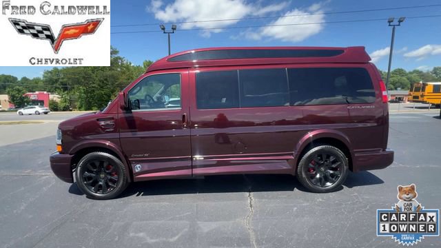 Used 2025 Chevrolet Express 2500 w/ Driver Convenience Package RWD image 5