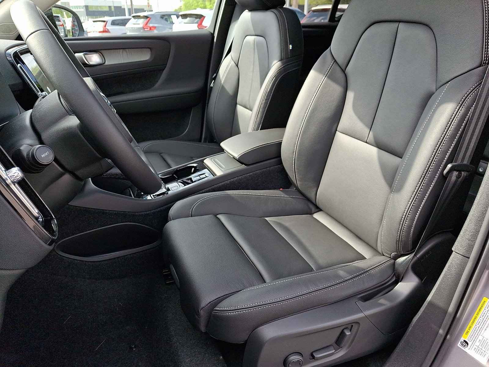 New 2026 Volvo XC40 B5 Plus w/ Climate Package AWD/4WD image 6