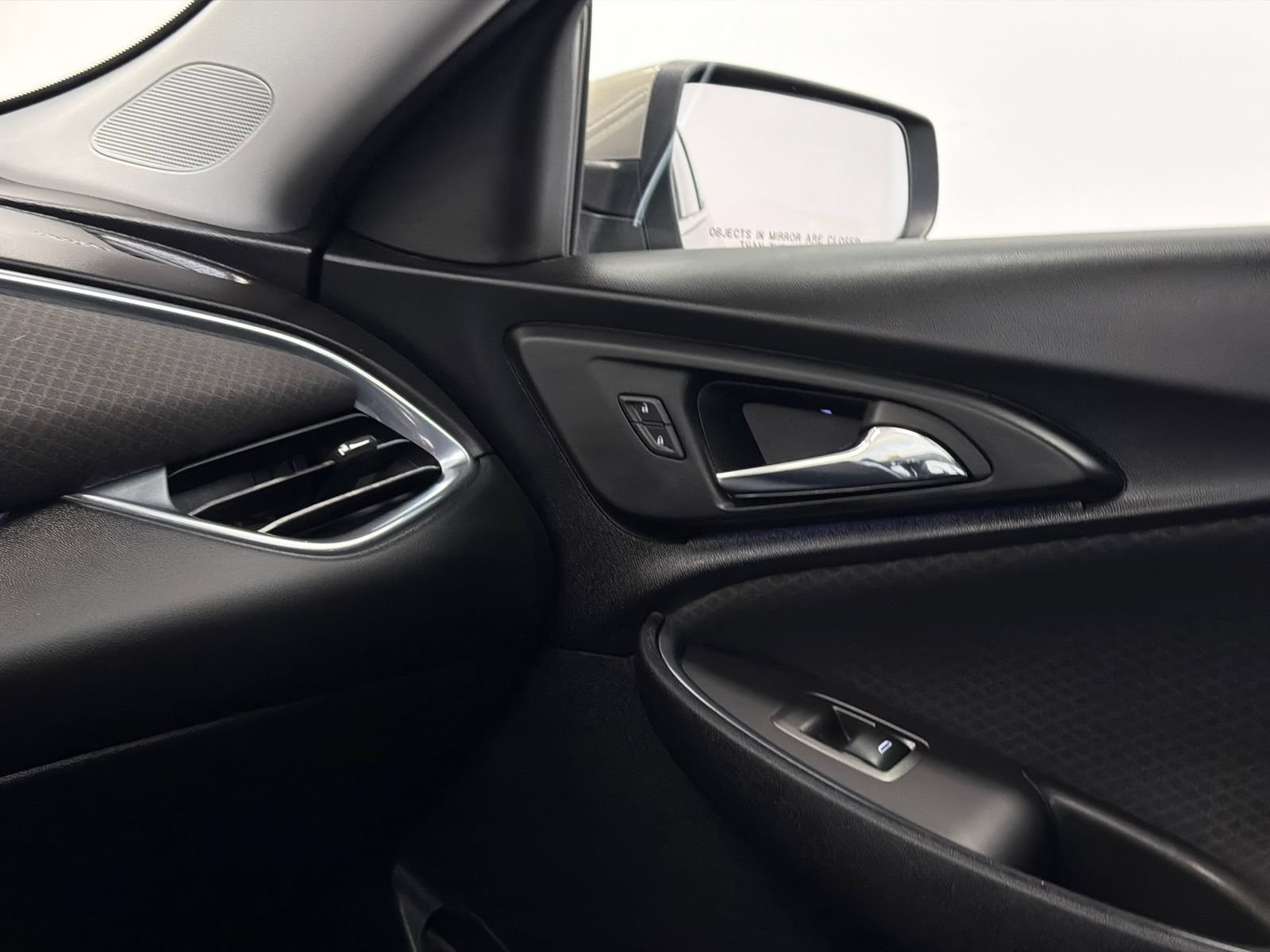 Used 2018 Chevrolet Malibu LT FWD image 23