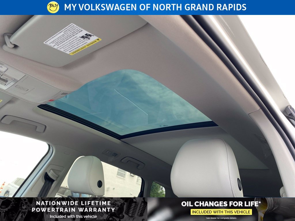 New 2026 Volkswagen Taos SE AWD/4WD image 14