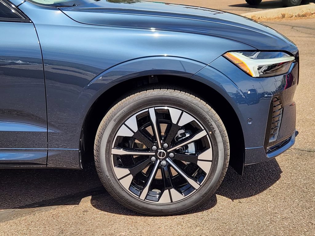 New 2026 Volvo XC60 B5 Plus w/ Protection Package Premier AWD/4WD image 29