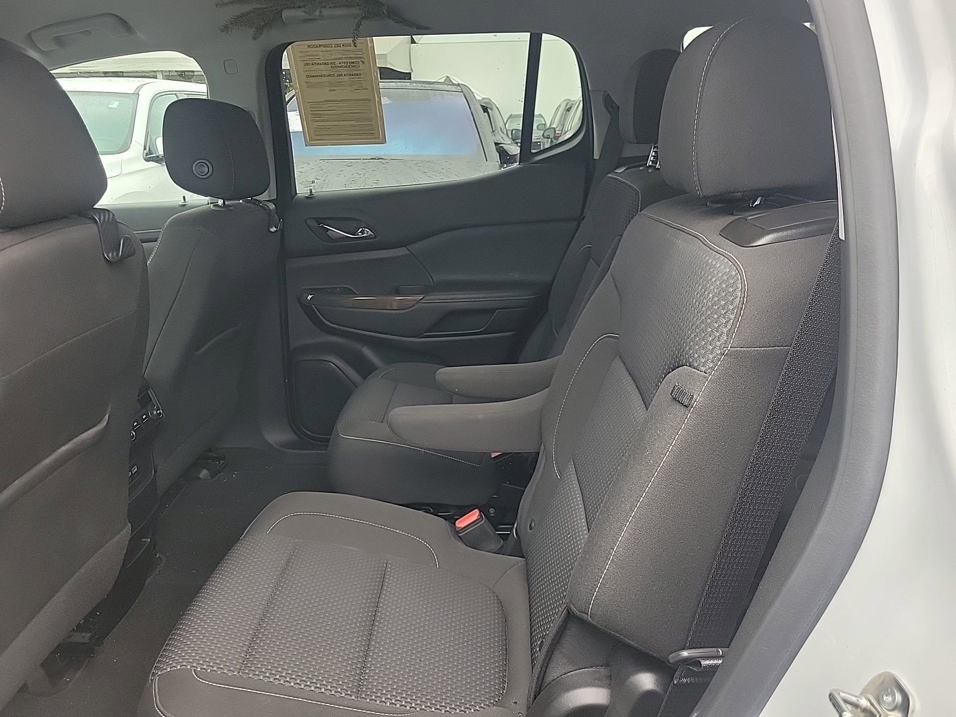 Used 2023 GMC Acadia SLE image 19