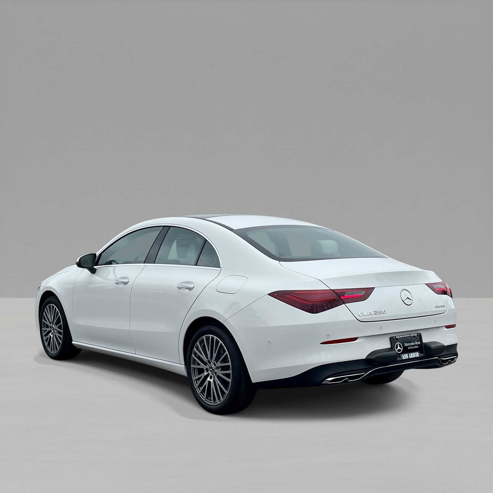 Used 2025 Mercedes-Benz CLA 250 4MATIC image 4