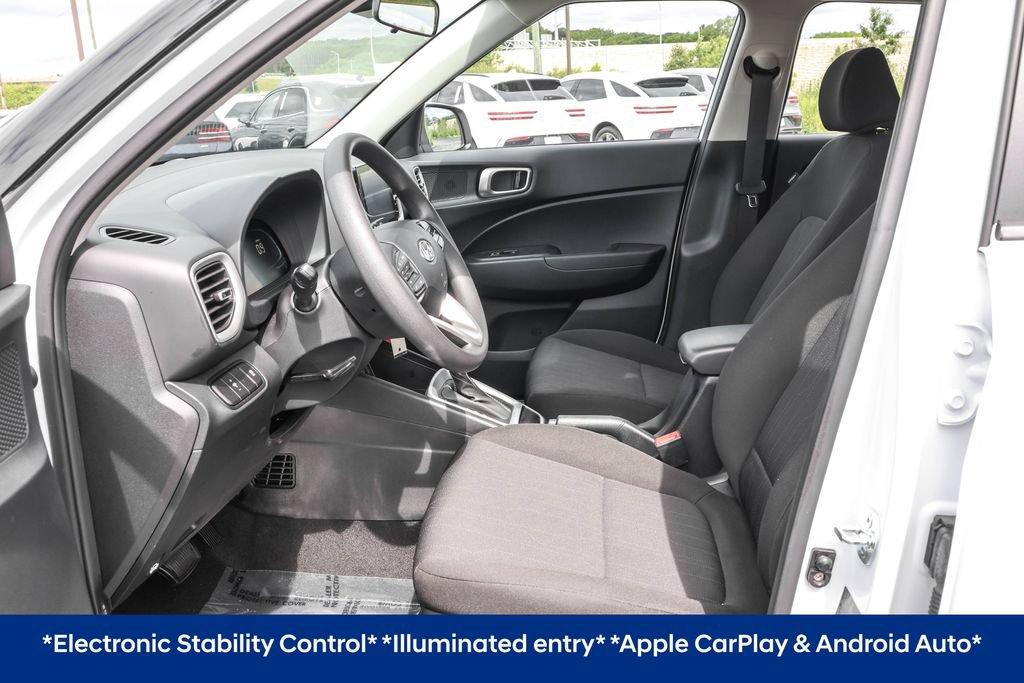 Used 2025 Hyundai Venue SE FWD image 6