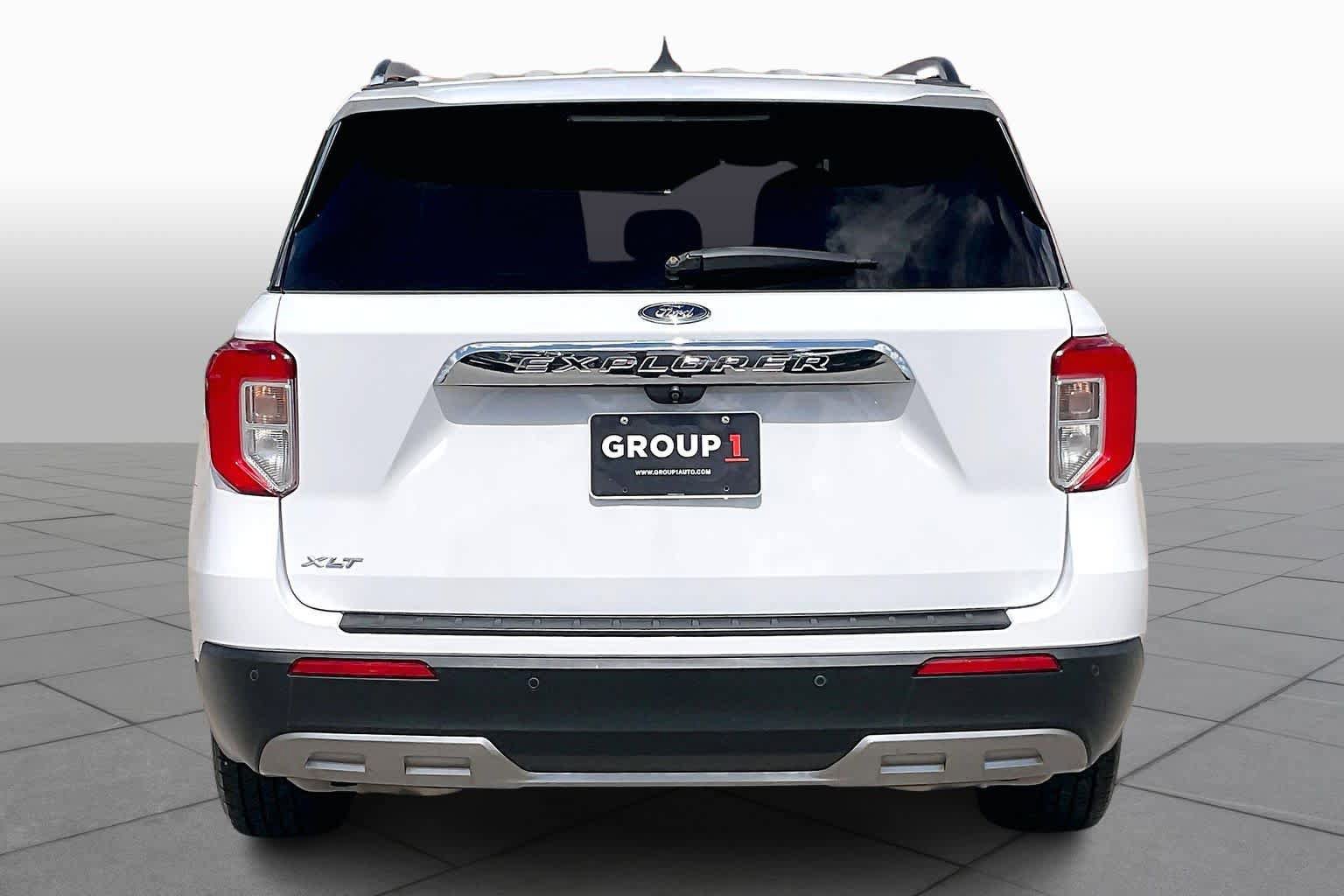 Used 2022 Ford Explorer XLT w/ Equipment Group 202A RWD image 5