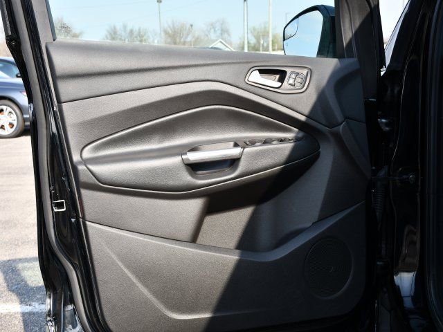 Used 2018 Ford Escape Titanium image 10