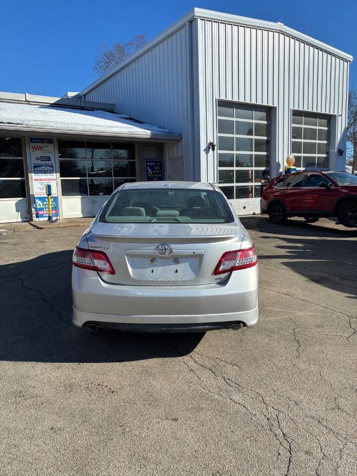 Used 2011 Toyota Camry SE image 5