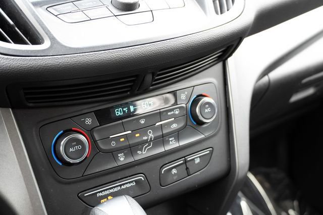 Used 2017 Ford Escape SE w/ Equipment Group 201A FWD image 30