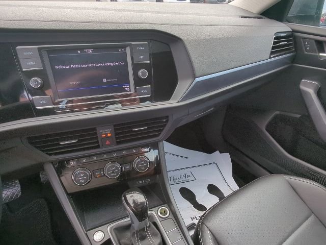 Used 2024 Volkswagen Jetta SE FWD image 17