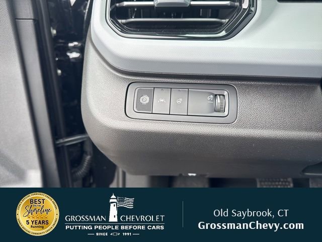 Used 2027 Chevrolet Bolt LT w/ Comfort Package FWD image 17