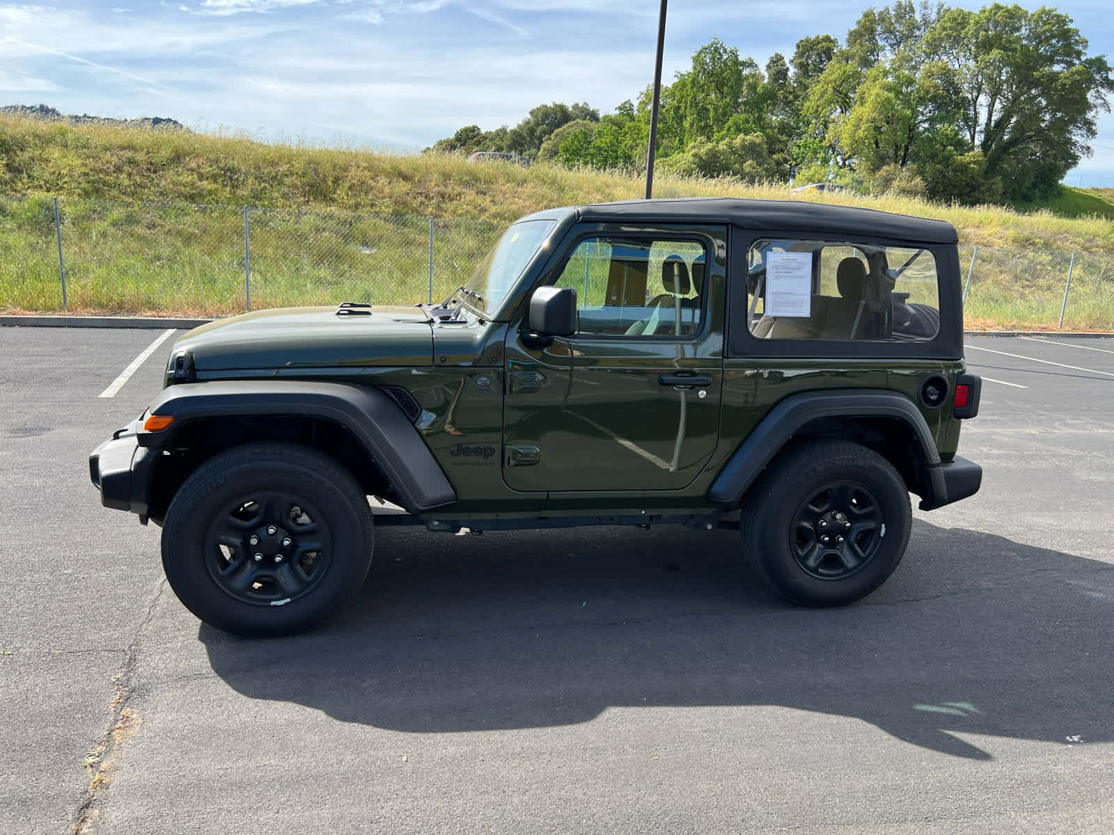Used 2022 Jeep Wrangler Sport image 7