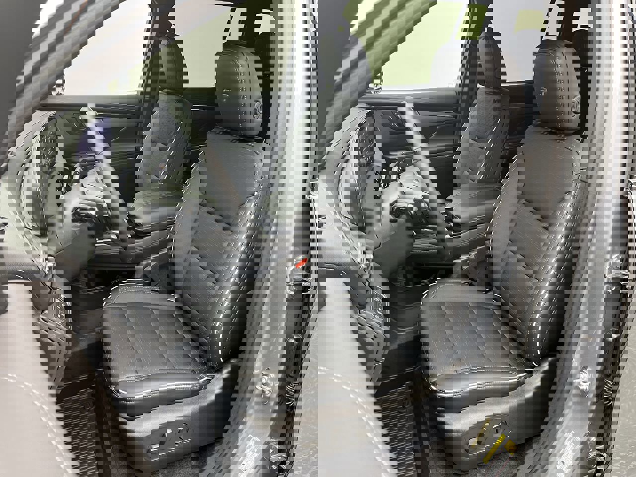 New 2026 Buick Enclave Sport Touring w/ Power Package image 9