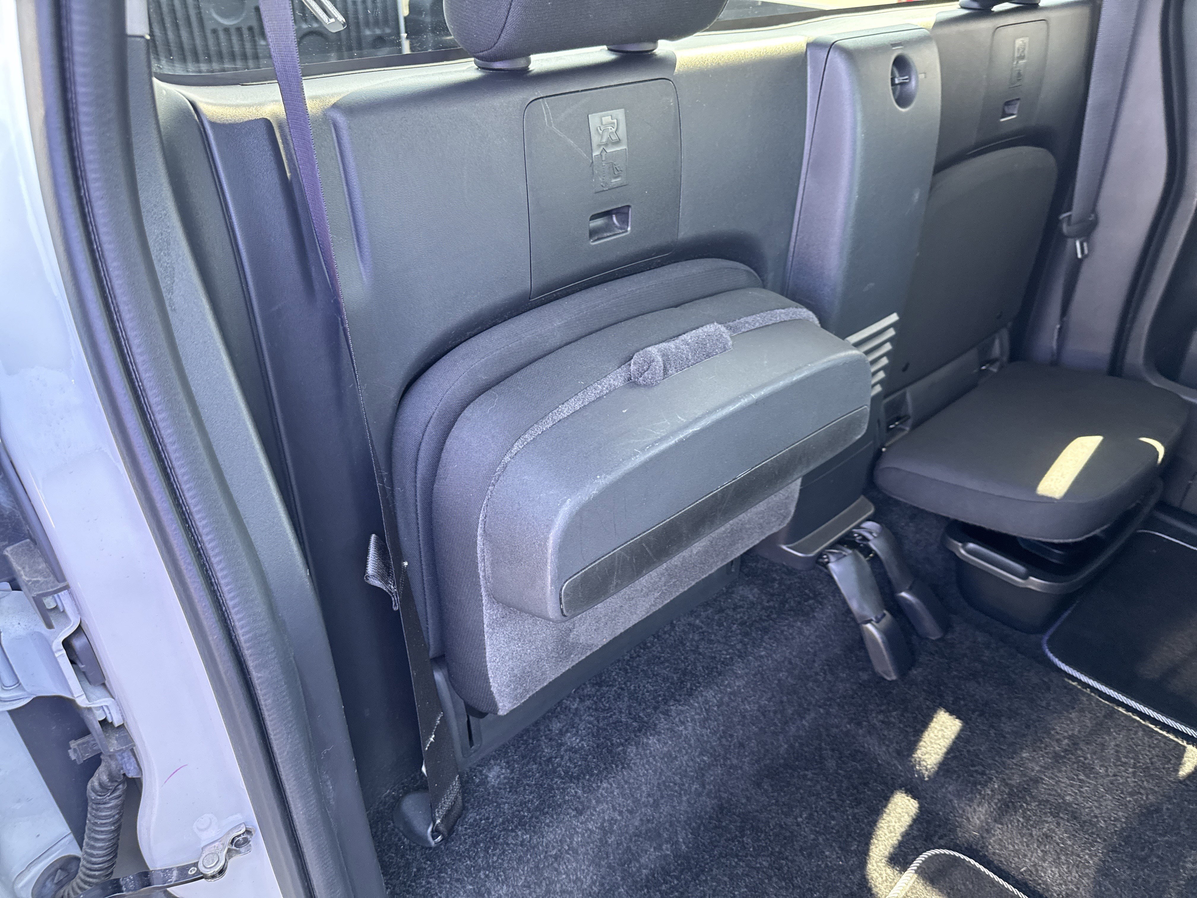 Used 2024 Nissan Frontier S w/ S Utility Package image 55