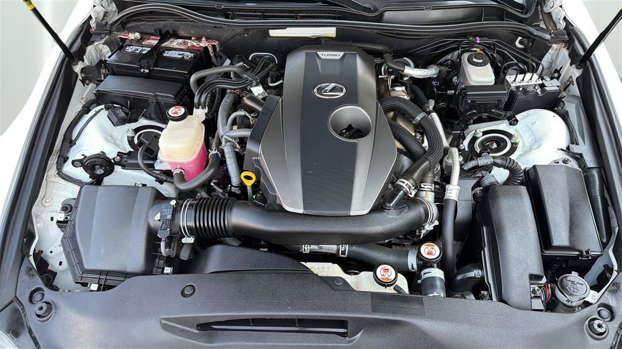 Used 2019 Lexus IS 300 F Sport w/ F Sport Package RWD image 32