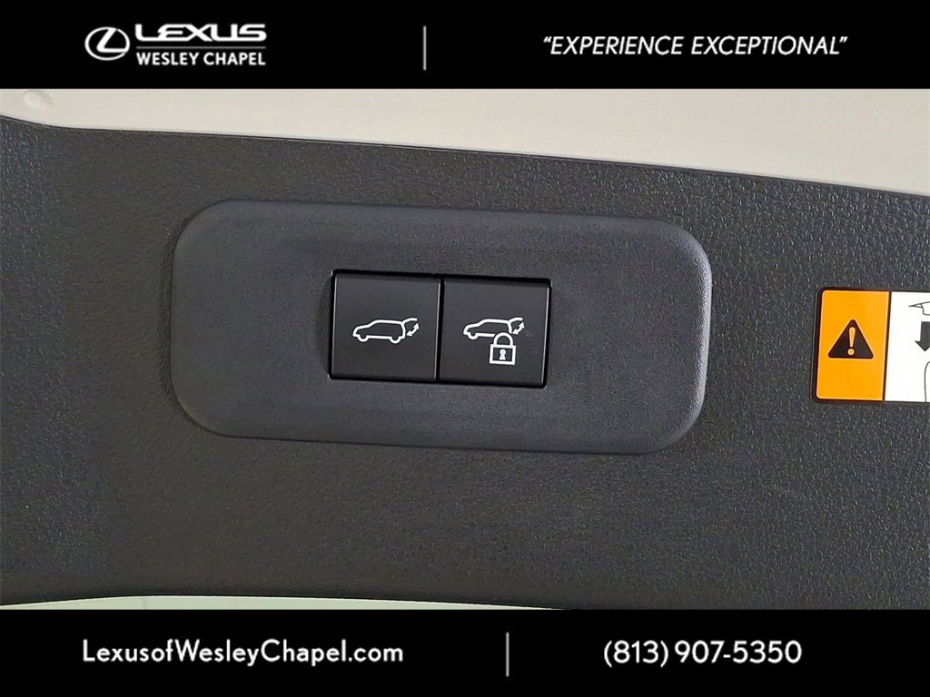 Used 2025 Lexus NX 250 FWD w/ Premium Package image 9