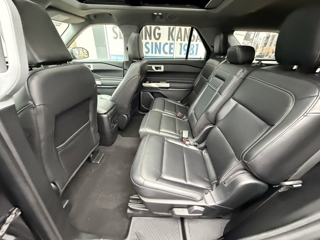 Used 2024 Ford Explorer XLT w/ Equipment Group 202A image 10