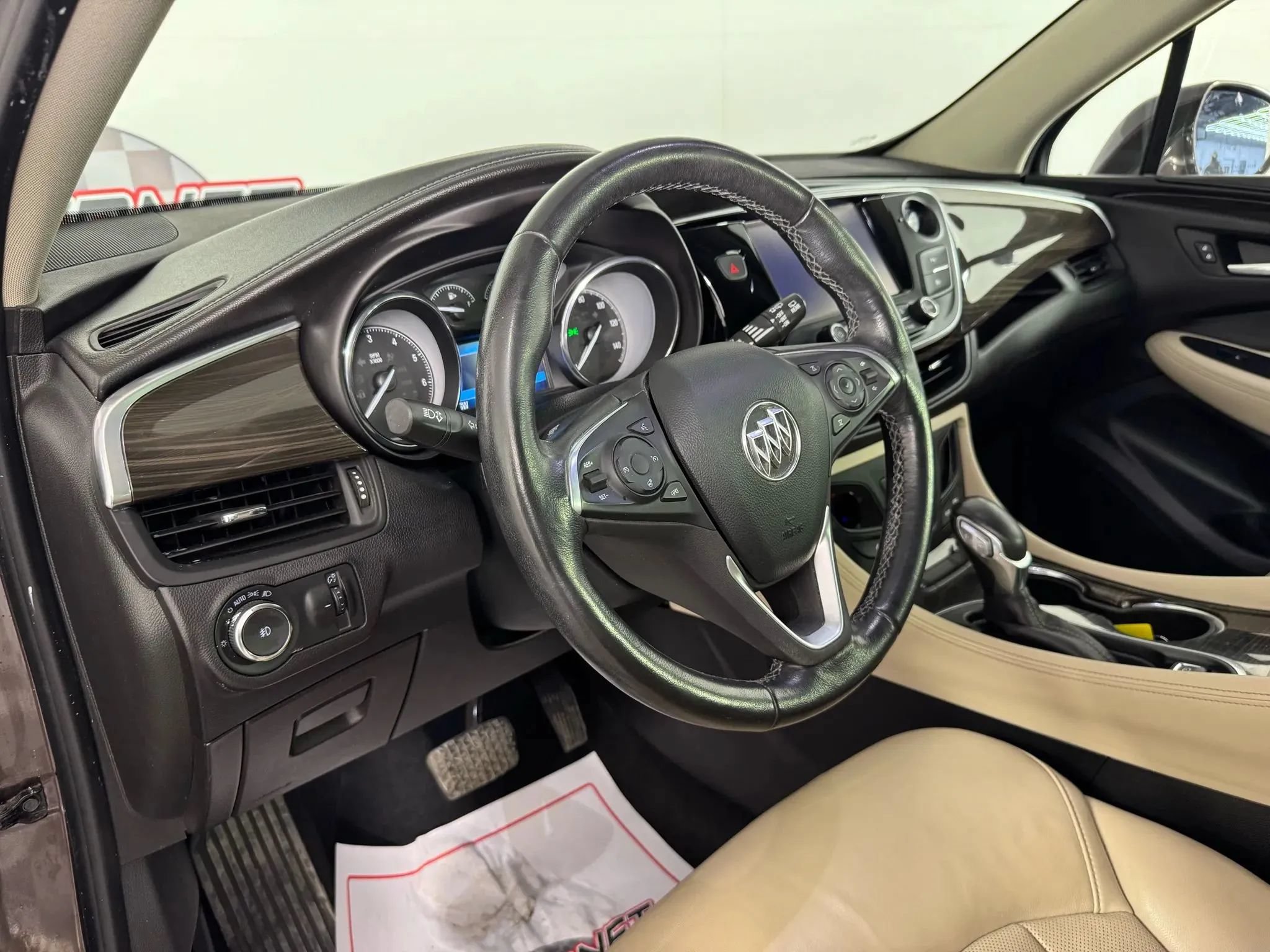 Used 2020 Buick Envision Essence AWD/4WD image 10