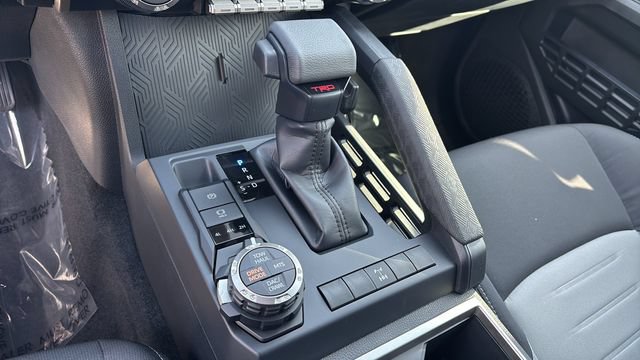 Used 2025 Toyota Tacoma TRD Off-Road AWD/4WD image 29
