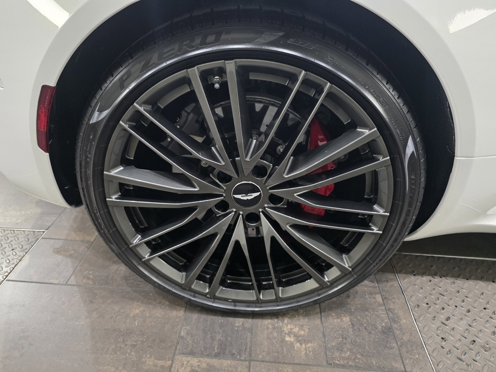 Used 2023 Aston Martin DBS Superleggera image 4