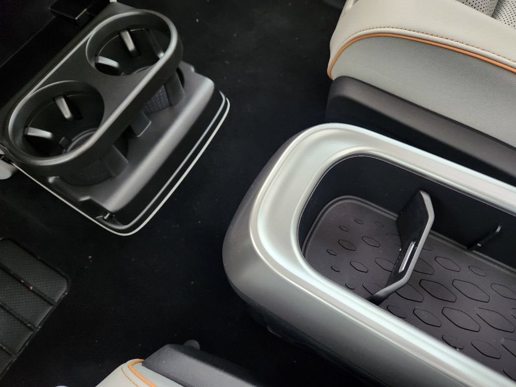 New 2025 Volkswagen ID. Buzz 1st Edition RWD image 16