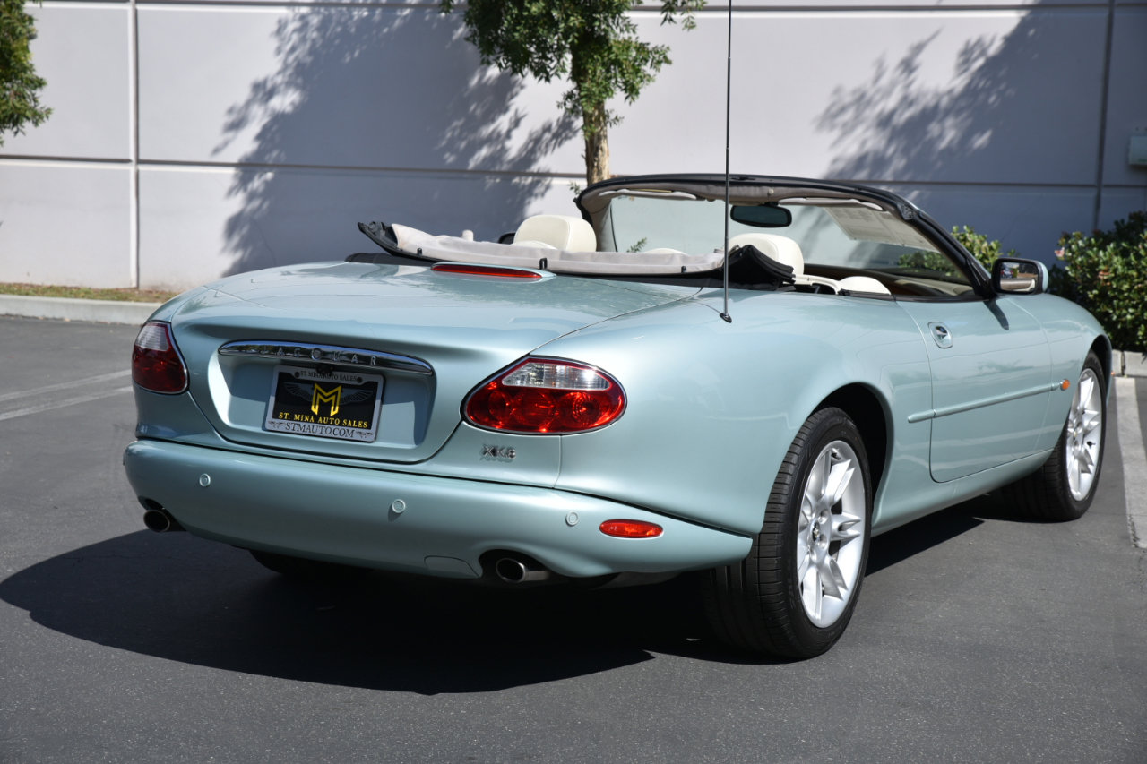 Used 2001 Jaguar XK8 Convertible image 8