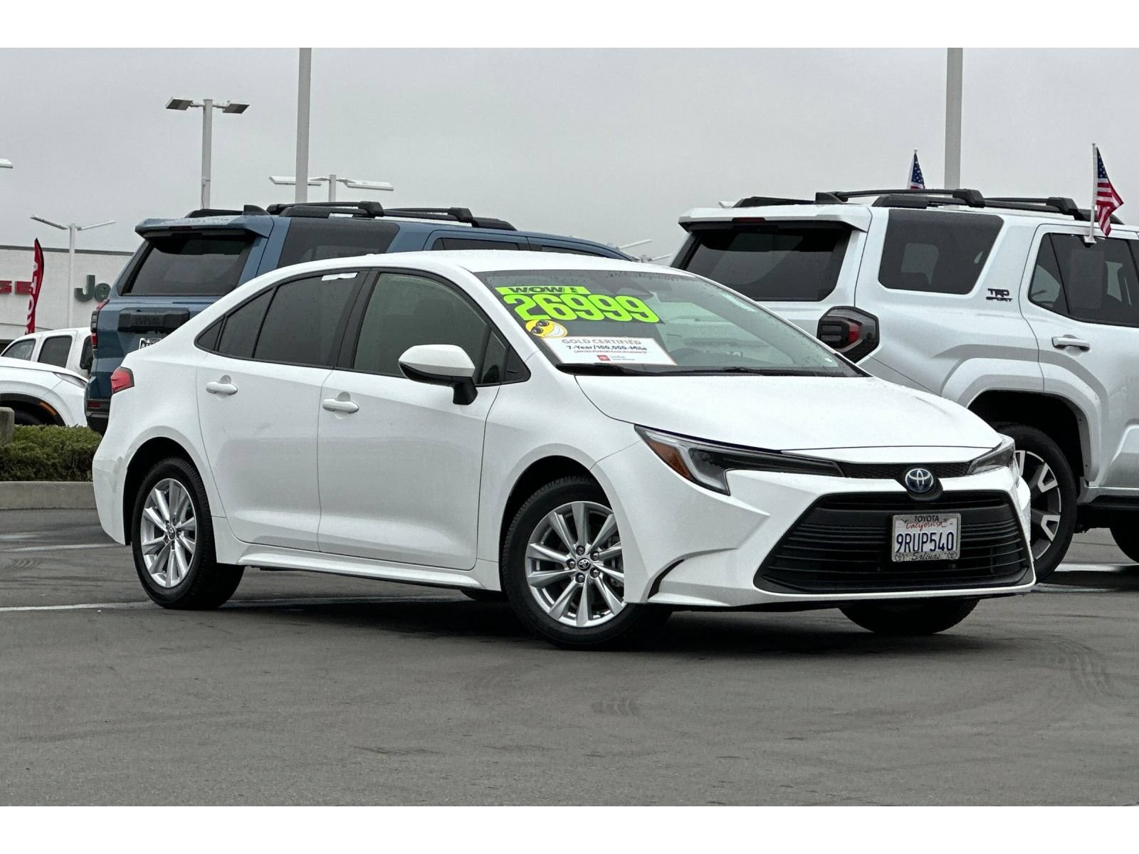 Used 2025 Toyota Corolla LE w/ LE Premium Package FWD image 2