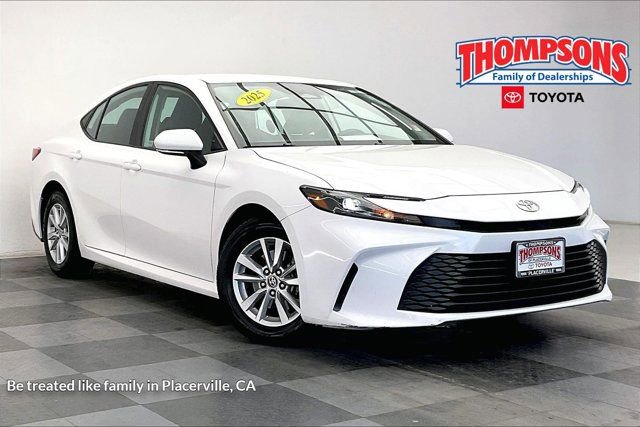 Used 2025 Toyota Camry LE image 1